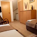 Pacsirta Vendeghaz 3* Egerszalók