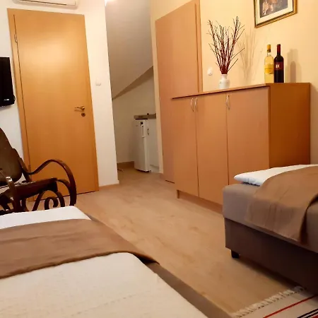Pacsirta Vendeghaz 3* Egerszalók