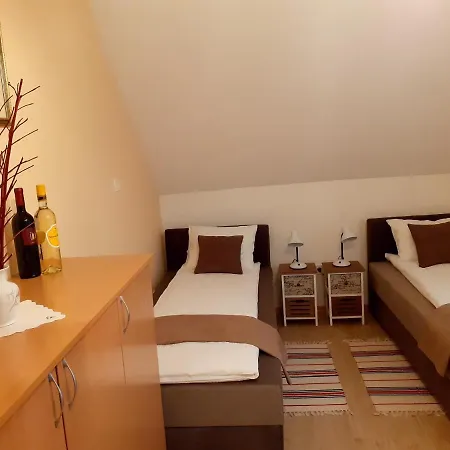 Pacsirta Vendeghaz Egerszalók