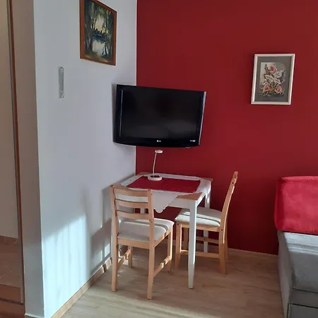 Pacsirta Vendeghaz 3*