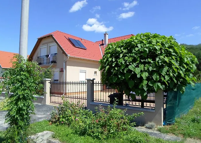 Pacsirta 3*